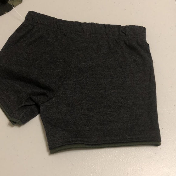 2 Garanimals Shorts 18 Months - Picture 12 of 12